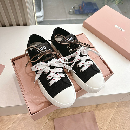 미우미우 여성용 스니커즈 M54624-2 2025/신상