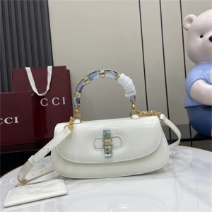 구찌 뱀부 미디엄 토트백 827750 2025/신상