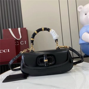 구찌 뱀부 미디엄 토트백 827750 2025/신상
