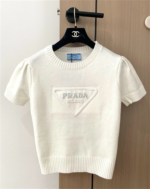프라다 반팔 니트 P51995 2025/신상