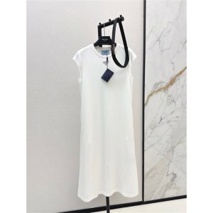 프라다 민소매 원피스 P52706 2025/신상