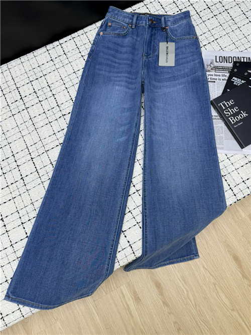 발렌시아가 청바지 B92491 2025/신상