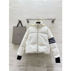 톰브라운 후드 패딩 자켓 (충전재-거위털) T57204 2025/신상