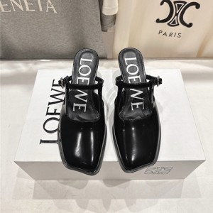 로에베 여성용 슬리퍼 L37231-2 2025/신상