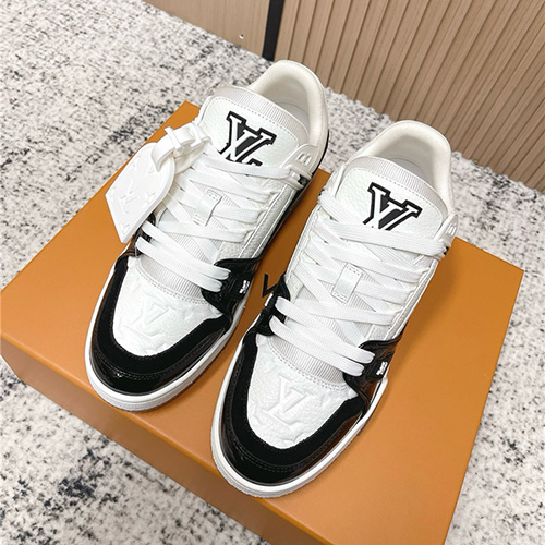 루이비통 남여공용 스니커즈 L93363-1 2025/신상