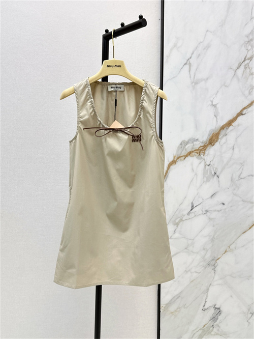 미우미우 민소매 원피스 M62304 2026/신상
