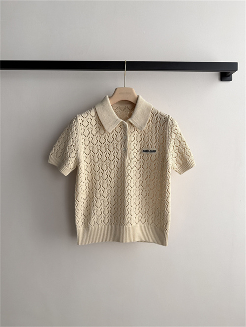 미우미우 반팔 폴로 니트 M42804 2026/신상