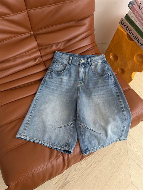 셀린느 데님 반바지 C82708 2026/신상