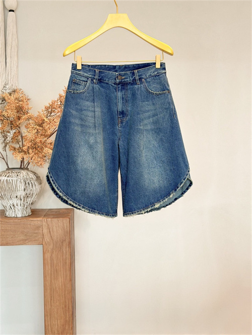 발렌시아가 데님 반바지 B93101 2026/신상