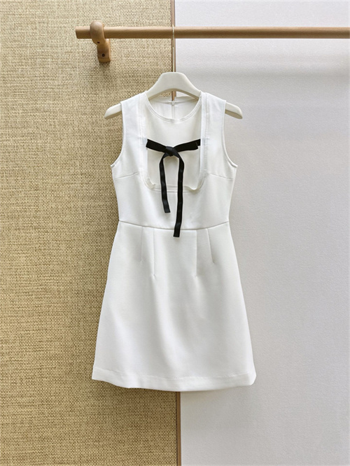 프라다 민소매 원피스 P02406 2026/신상