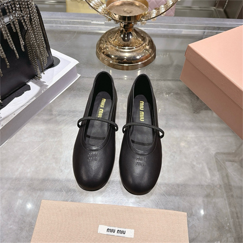 미우미우 여성용 단화 M94750-2 2026/신상